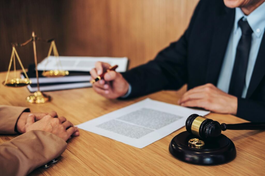 How To Choose The Best Divorce Lawyer in Abu Dhabi for Your Case